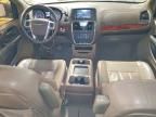 2013 Chrysler Town & Country Touring l