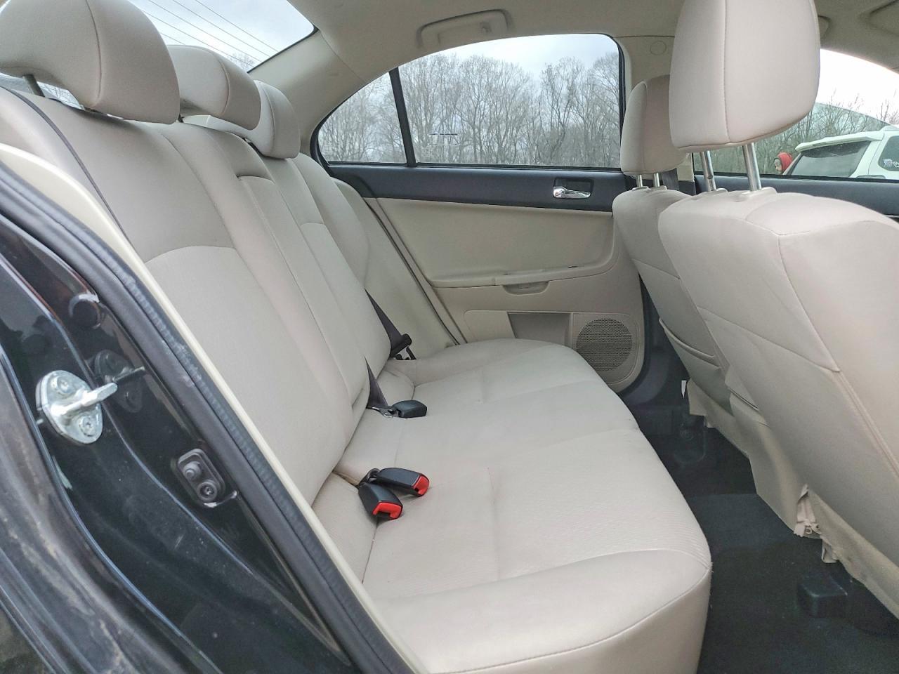 2016 Mitsubishi Lancer es