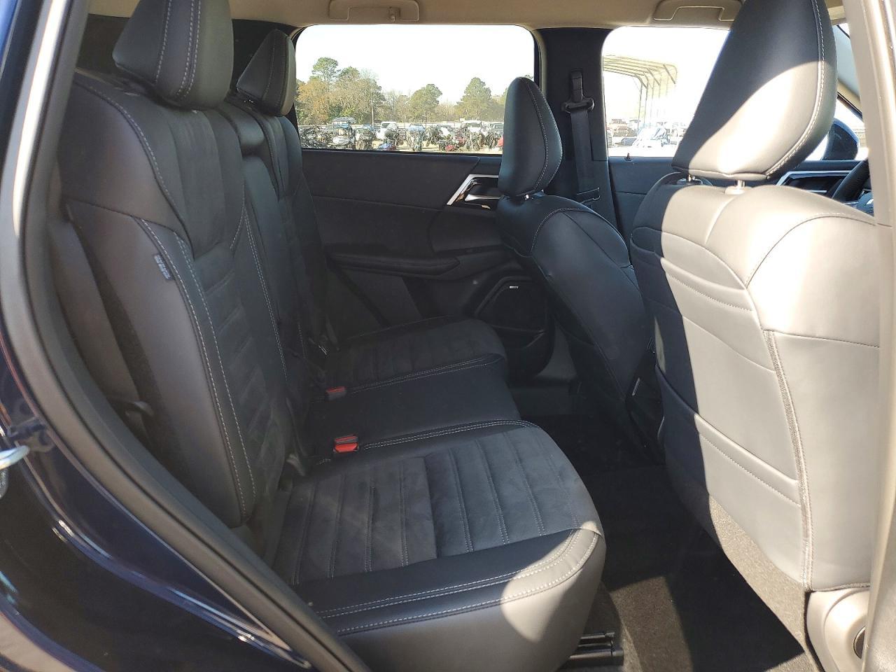 2025 Mitsubishi Outlander se