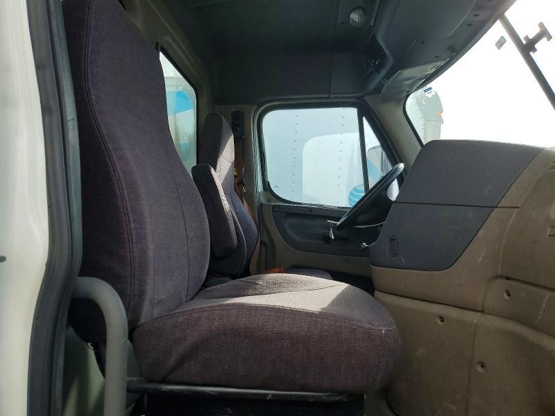 2015 Freightliner Cascadia Semi Truck