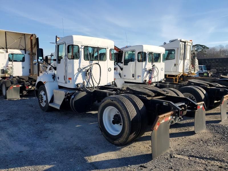 2017 Kenworth T370 Semi Truck