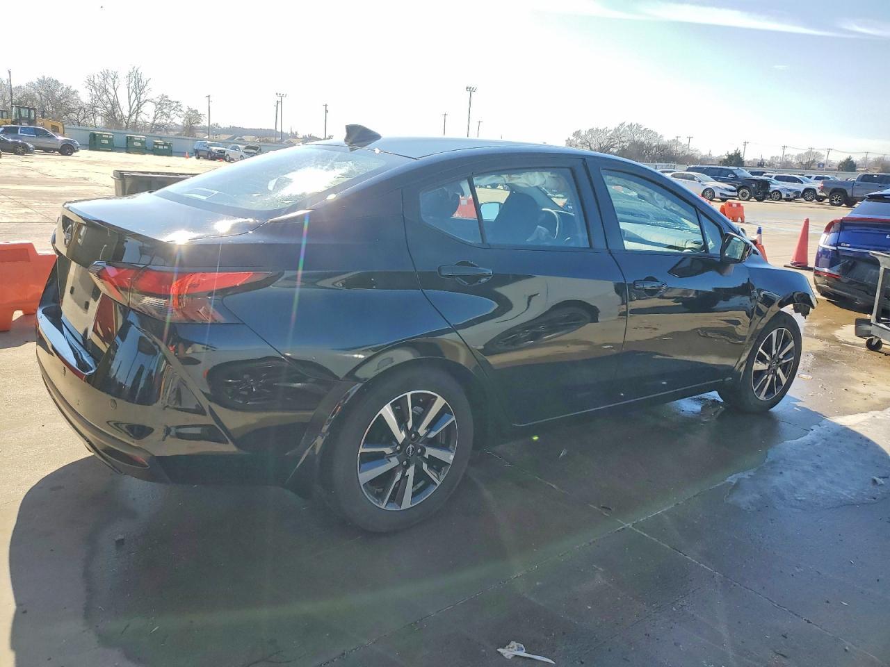 2025 Nissan Versa sv