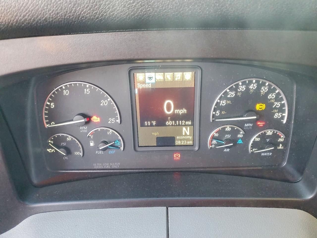 2019 Freightliner Cascadia 126 Semi Truck