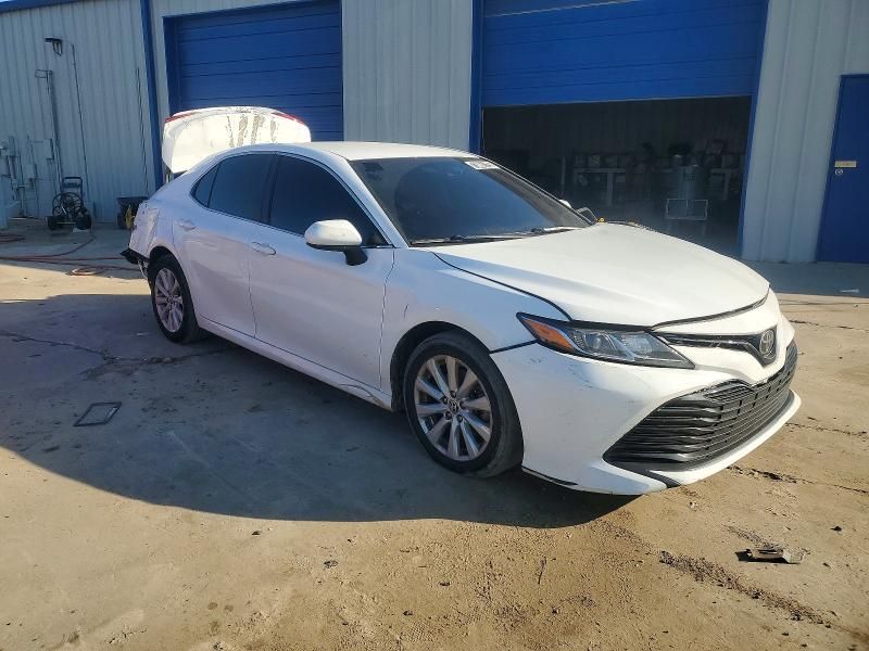2020 Toyota Camry le