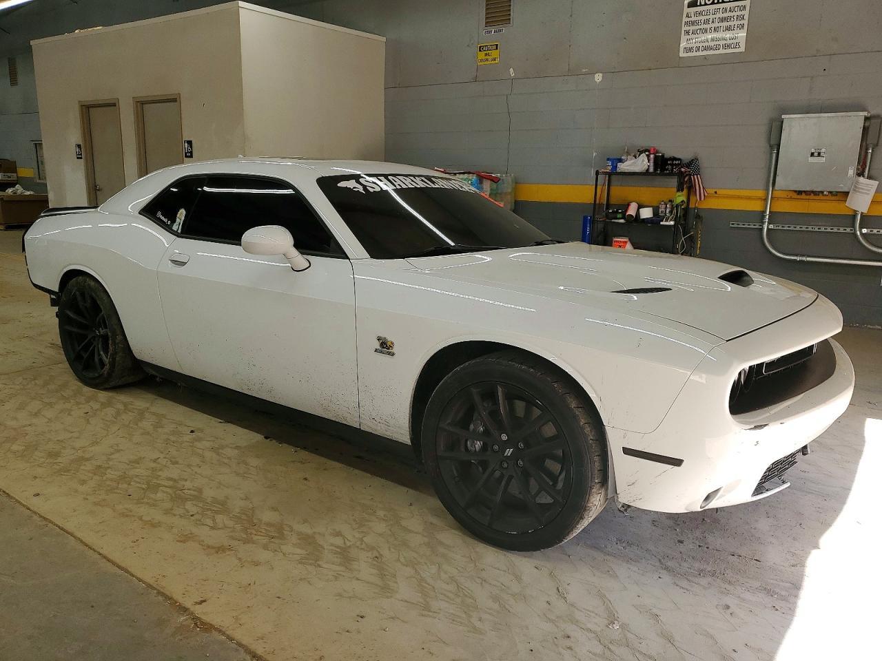2023 Dodge Challenger r