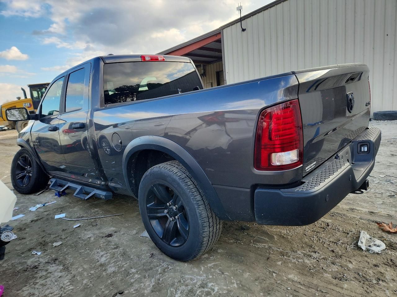 2022 Dodge Ram 1500 Classic slt