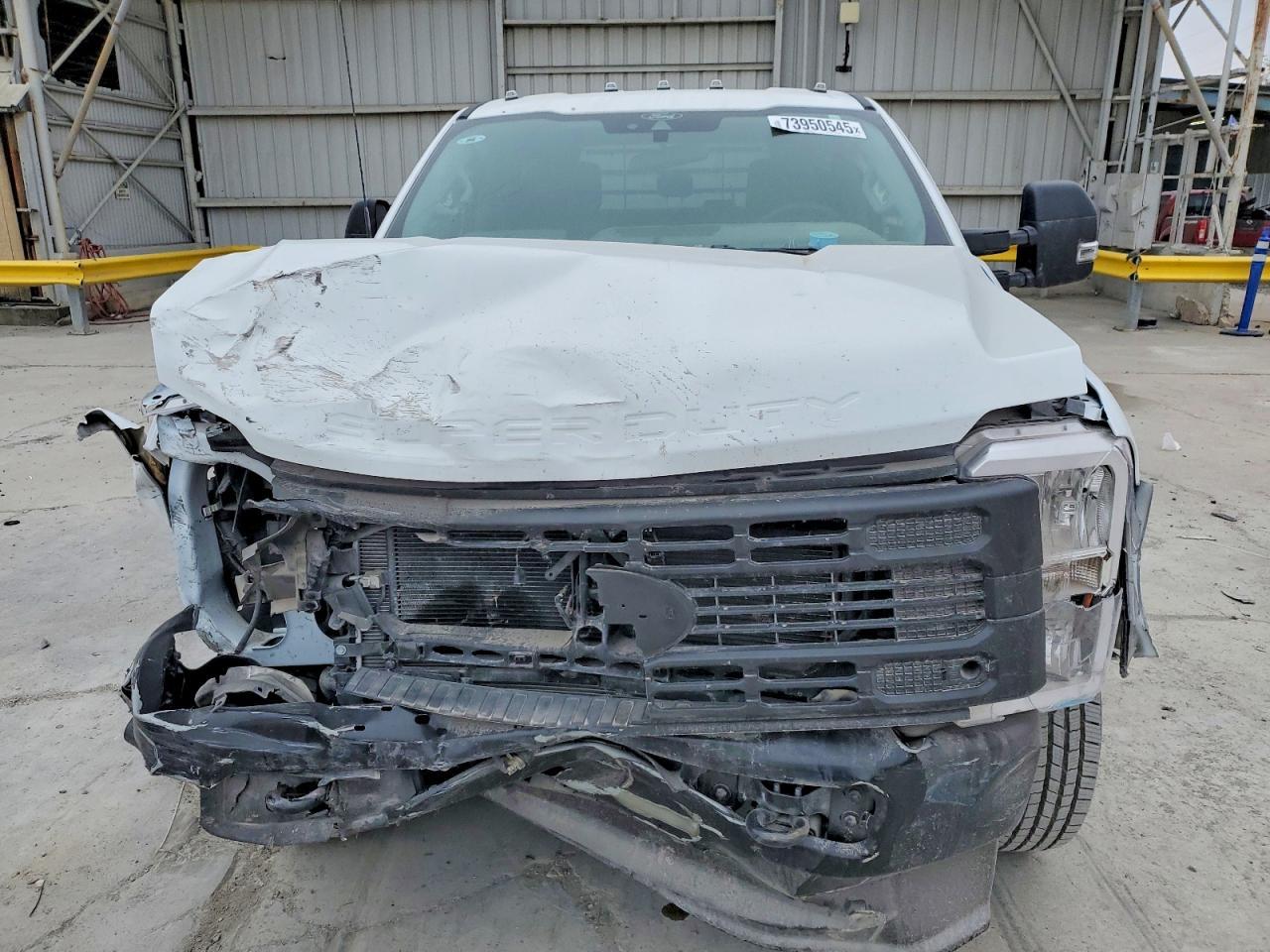 2025 Ford F350 Super Duty Flatbed Truck
