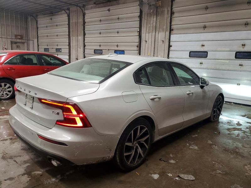 2019 Volvo S60 T6 Momentum