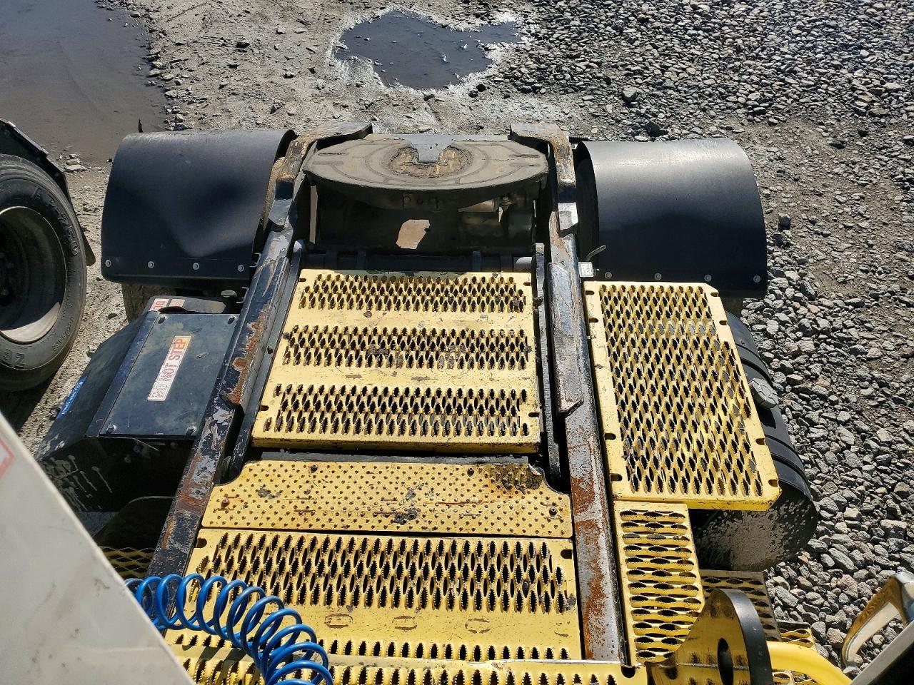 2020 Autocar Llc 2020 Autocar Xspotter OFF-HIGHWAY Yard Truck