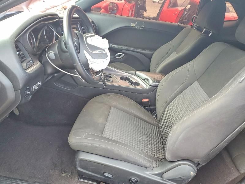 2016 Dodge Challenger sxt