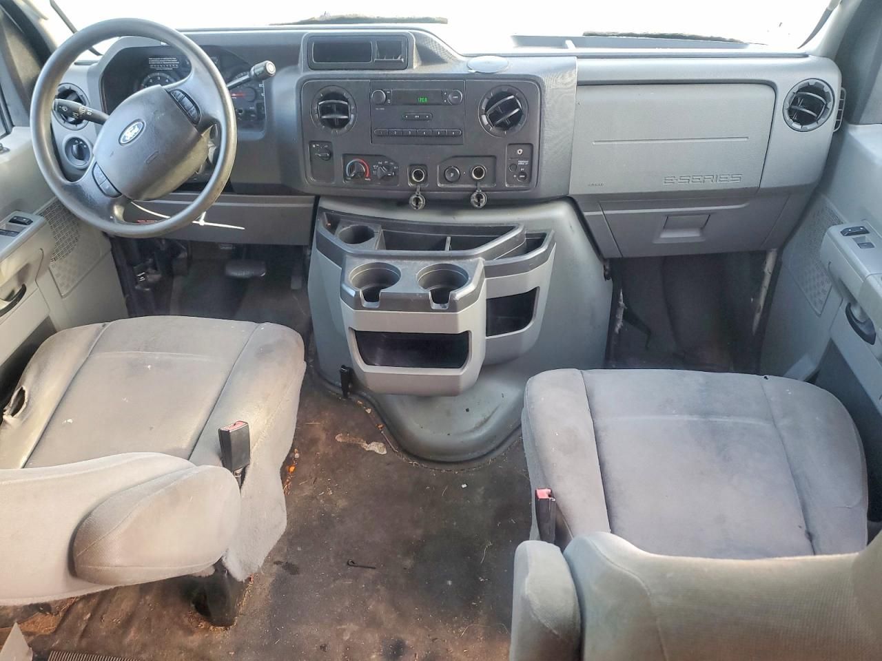 2013 Ford Econoline E250 van