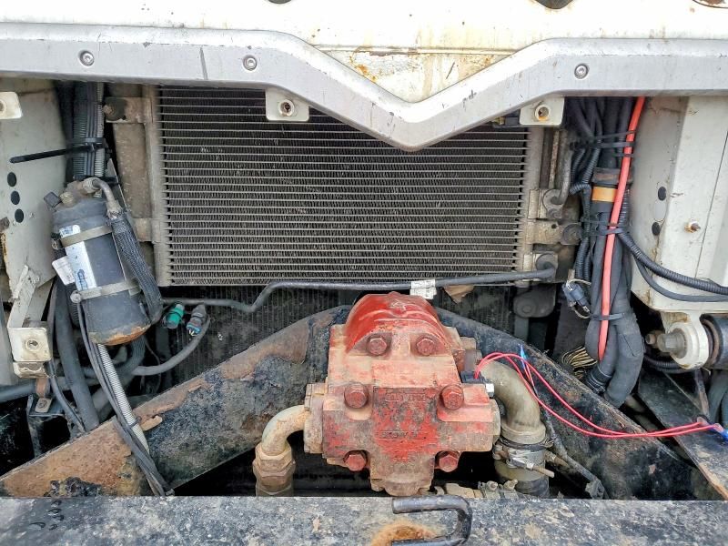 2018 Mack MRU613 Refuse Truck