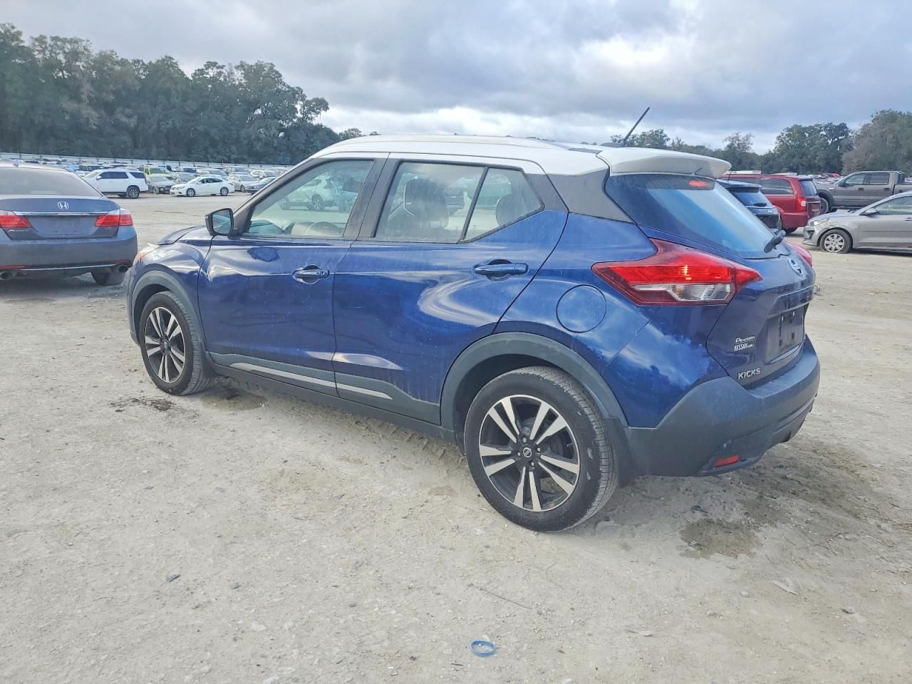 2019 Nissan Kicks s