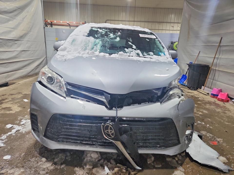 2018 Toyota Sienna le