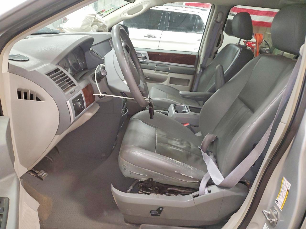 2010 Chrysler Town & Country Touring