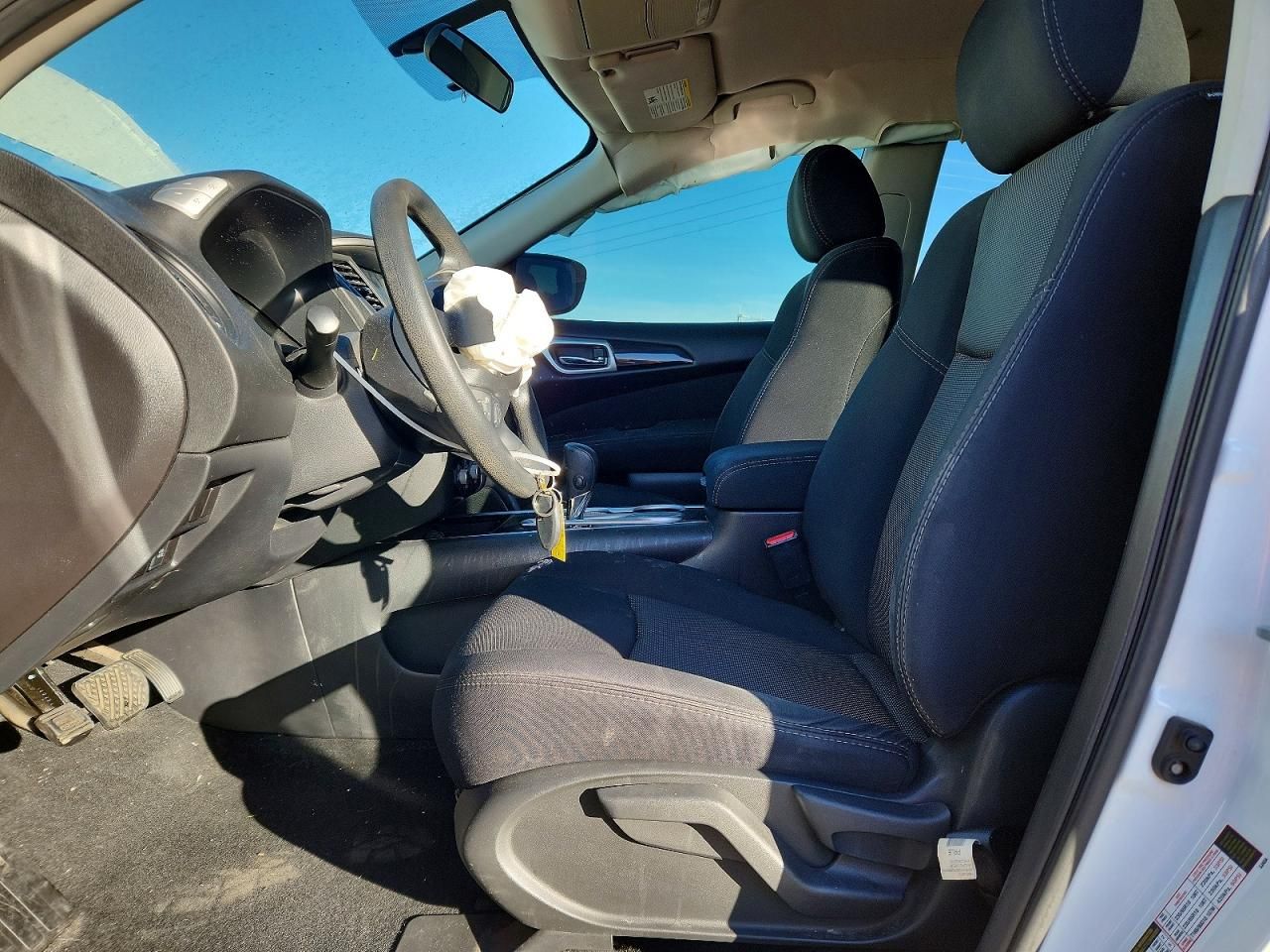 2017 Nissan Pathfinder s