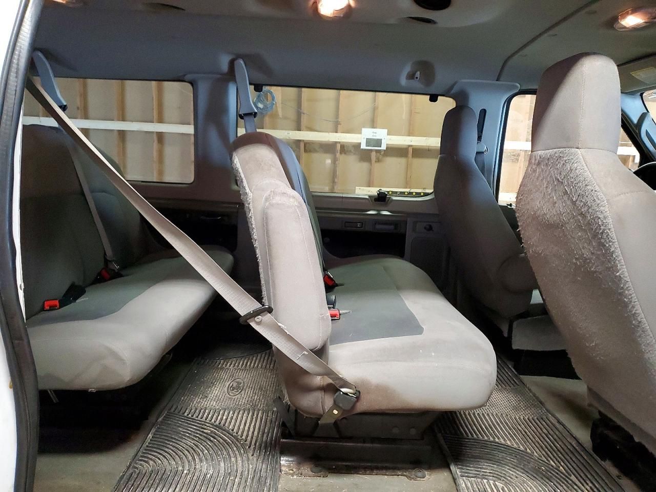 2014 Ford Econoline E350 Super Duty Wagon