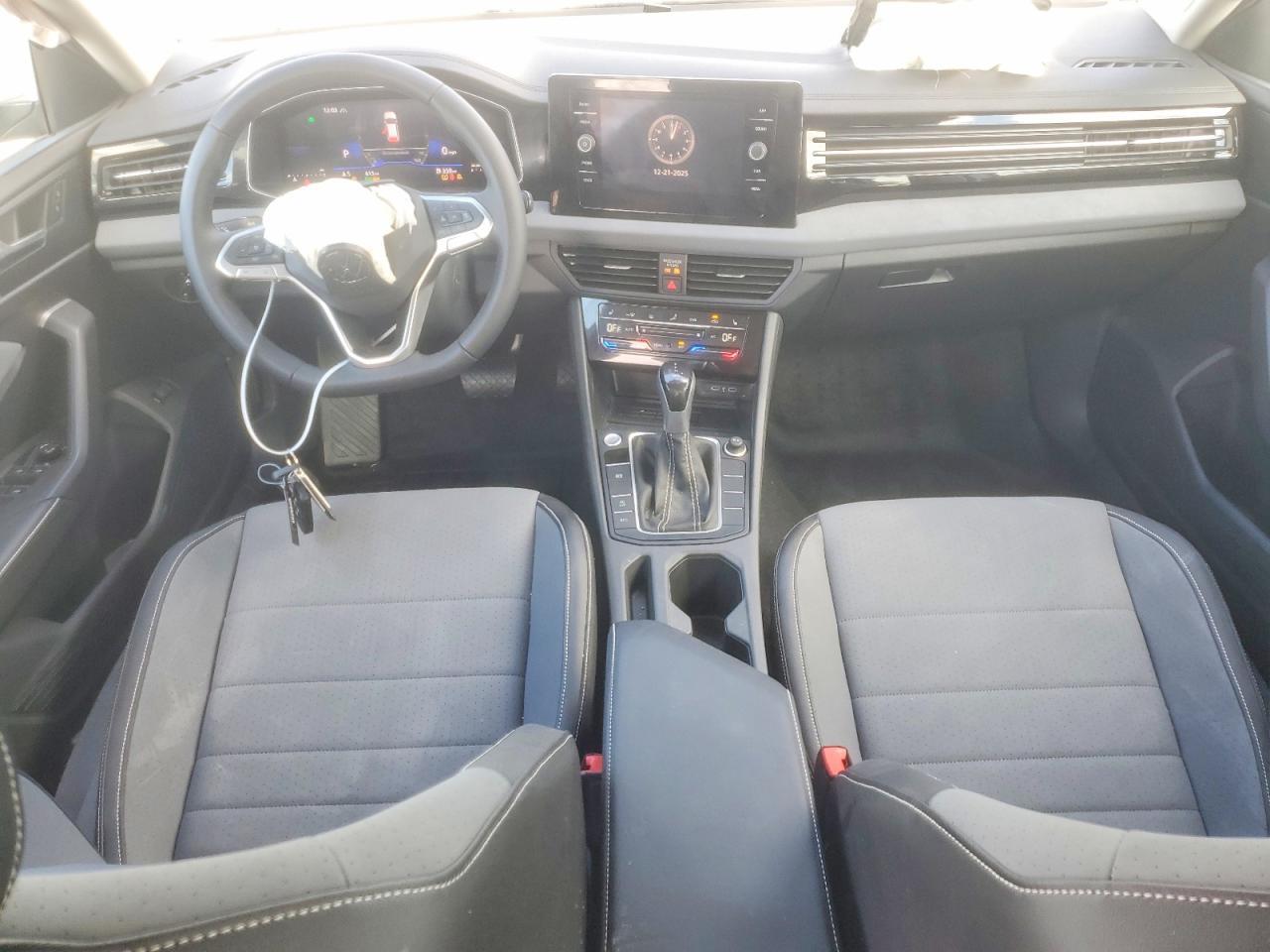 2025 Volkswagen Jetta se