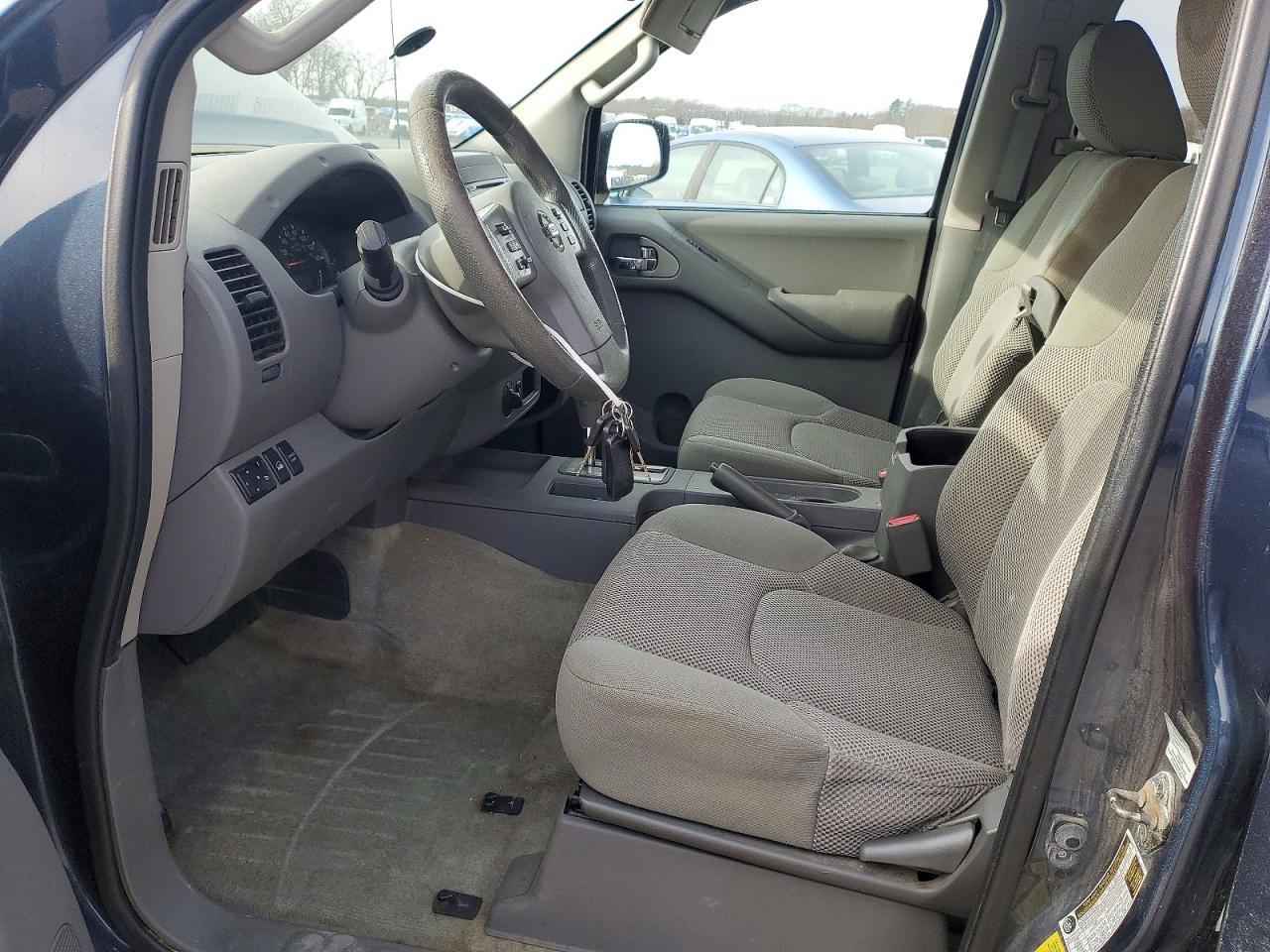 2014 Niss Frontier SV