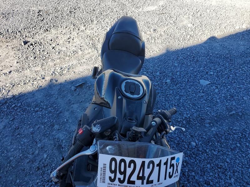 2025 Kawasaki Ex650 r