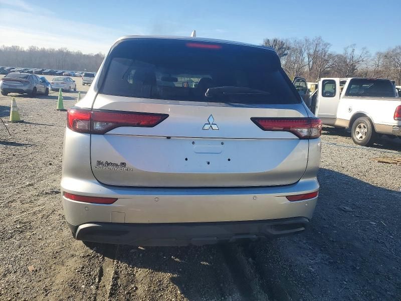 2022 Mitsubishi Outlander es