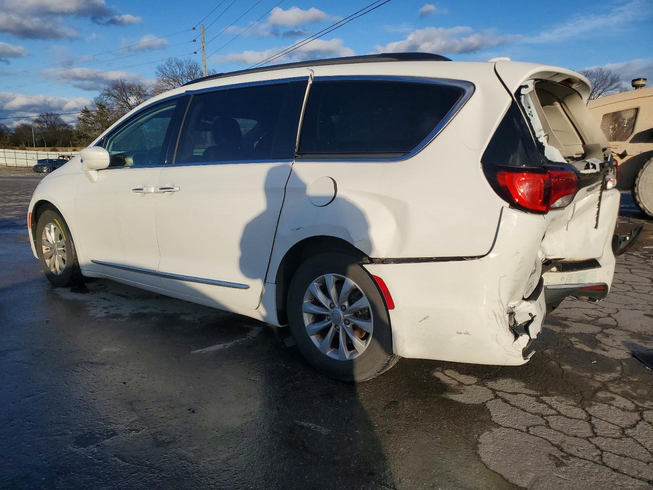 2017 Chrysler Pacifica Touring l