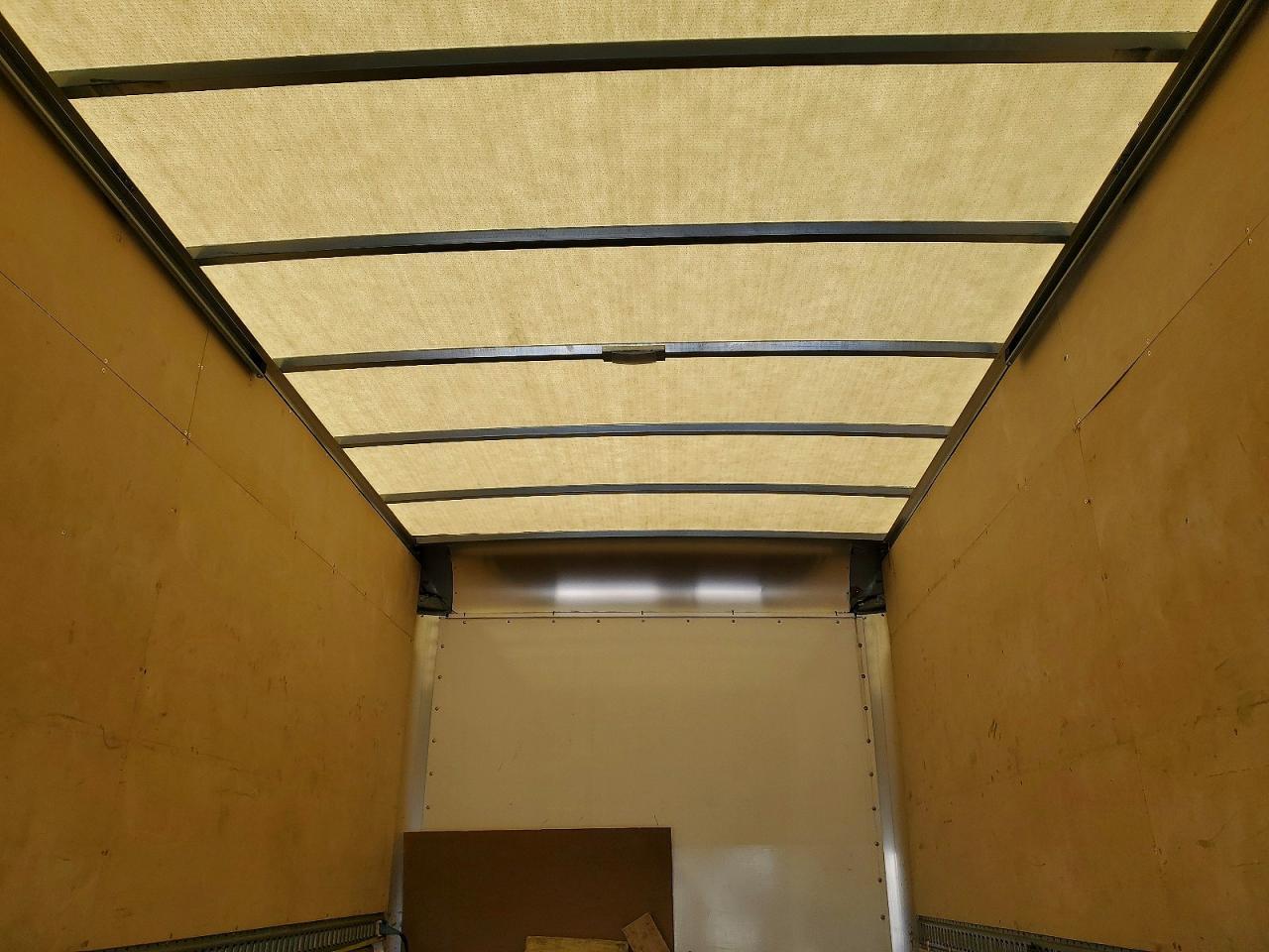 2016 Chev Rolet 4500 BOX Truck