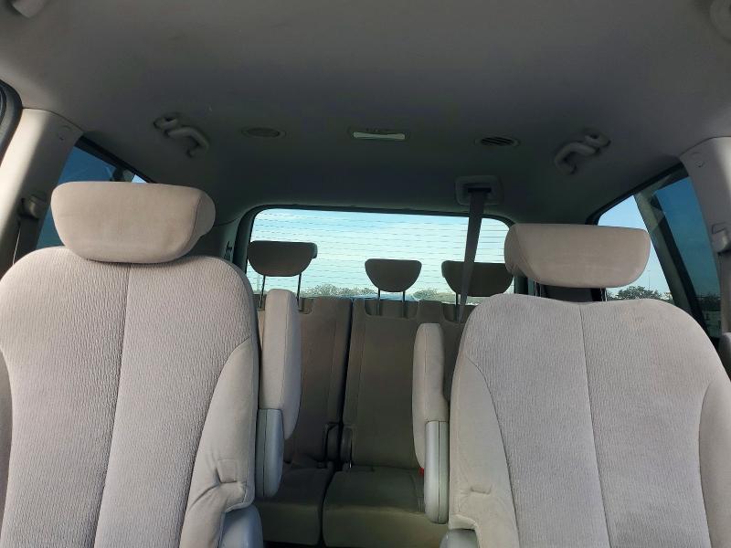 2014 KIA Sedona lx