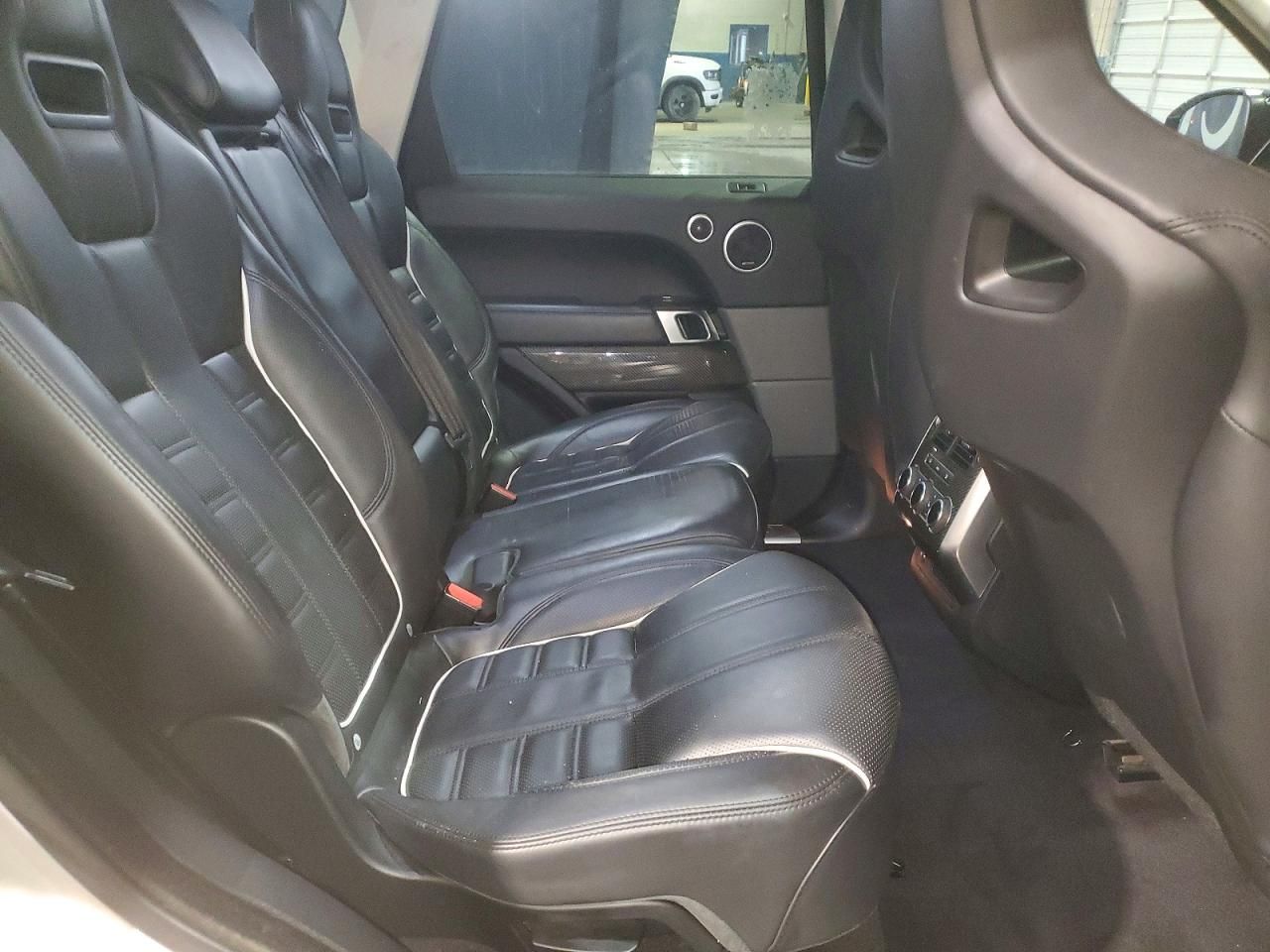 2016 Land Rover Range Rover Sport svr