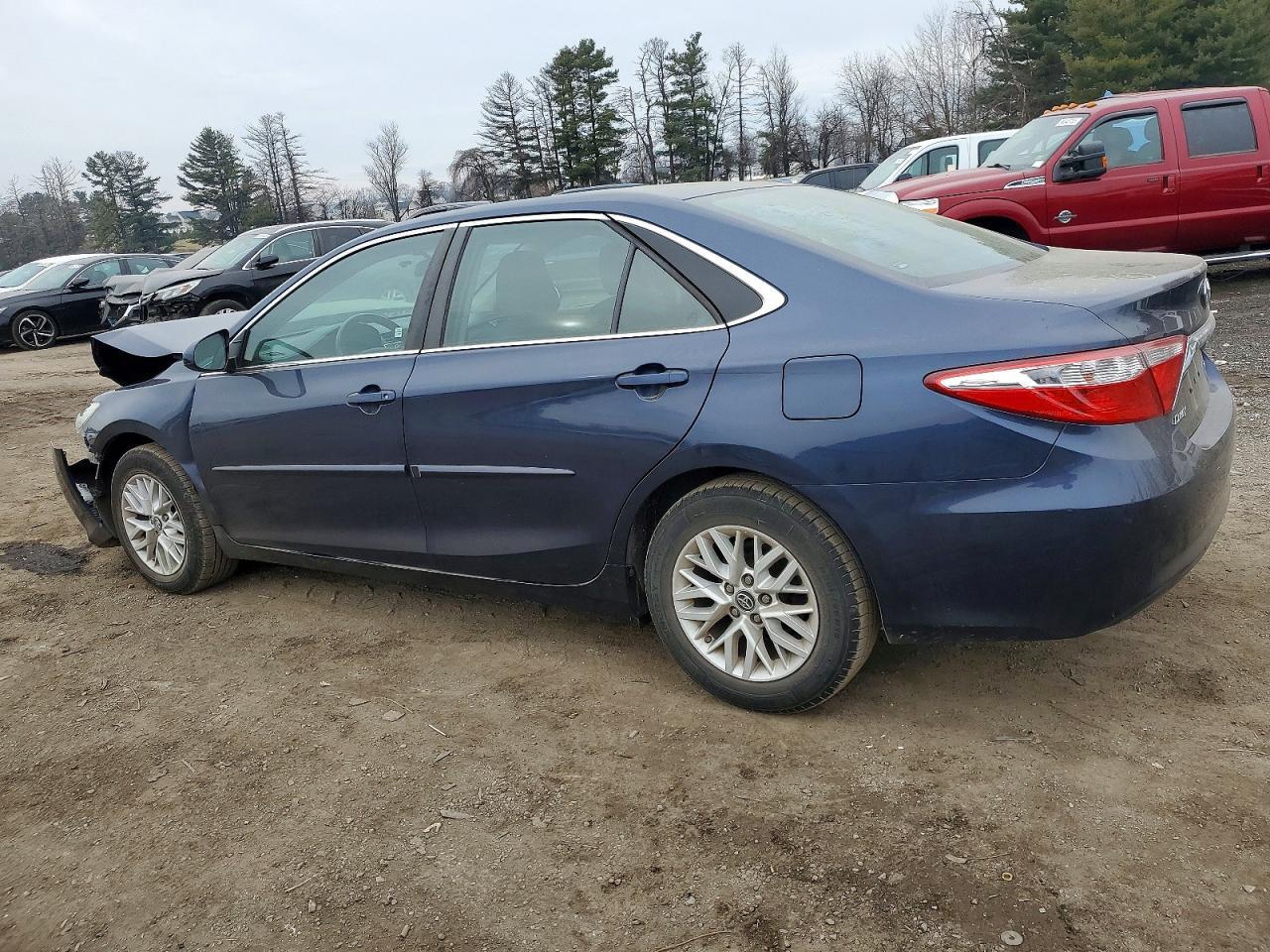 2016 Toyota Camry le