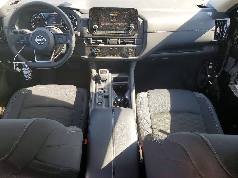 2025 Nissan Pathfinder s