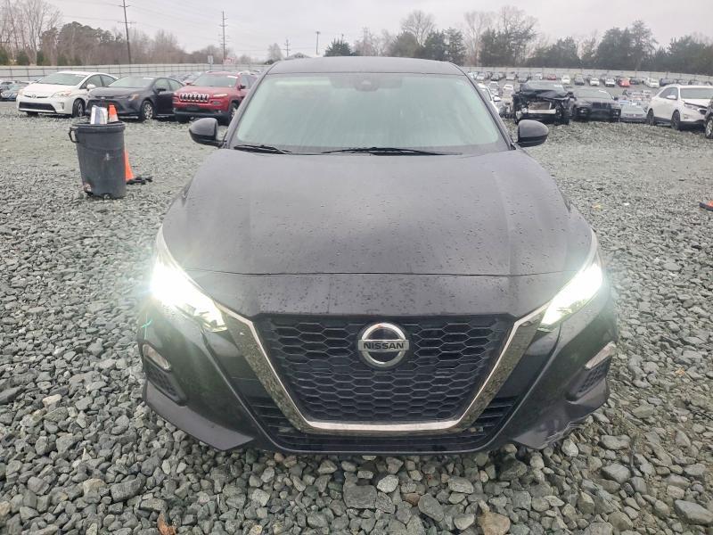 2021 Nissan Altima sr