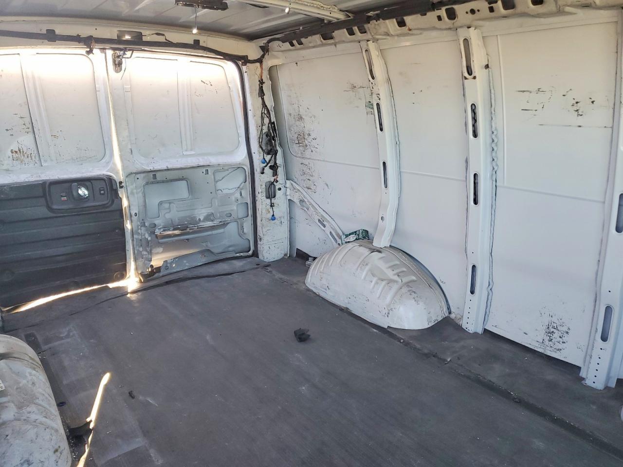 2018 Chevrolet Express 2500 Delivery Van
