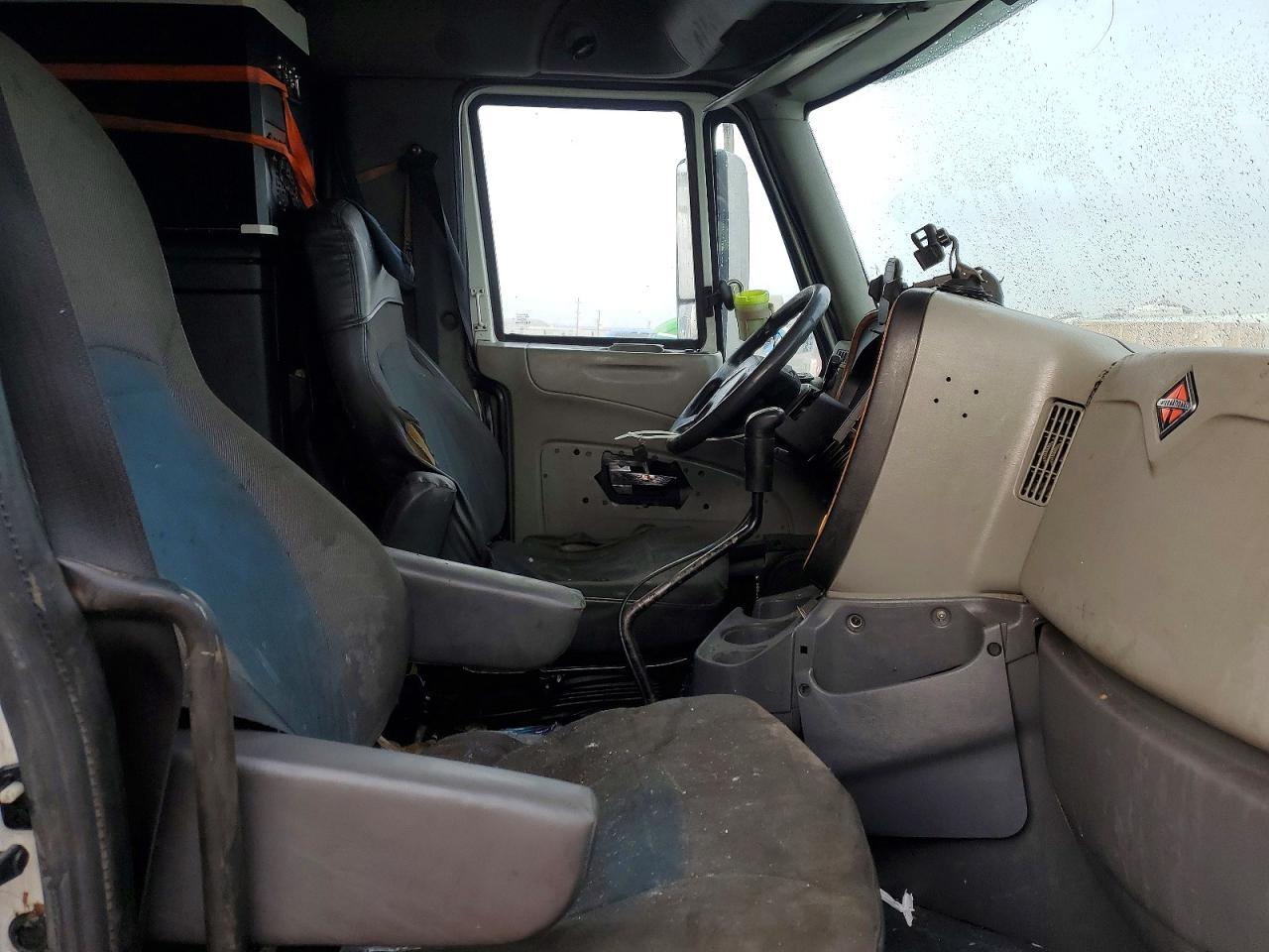 2009 International LF627 Semi Truck