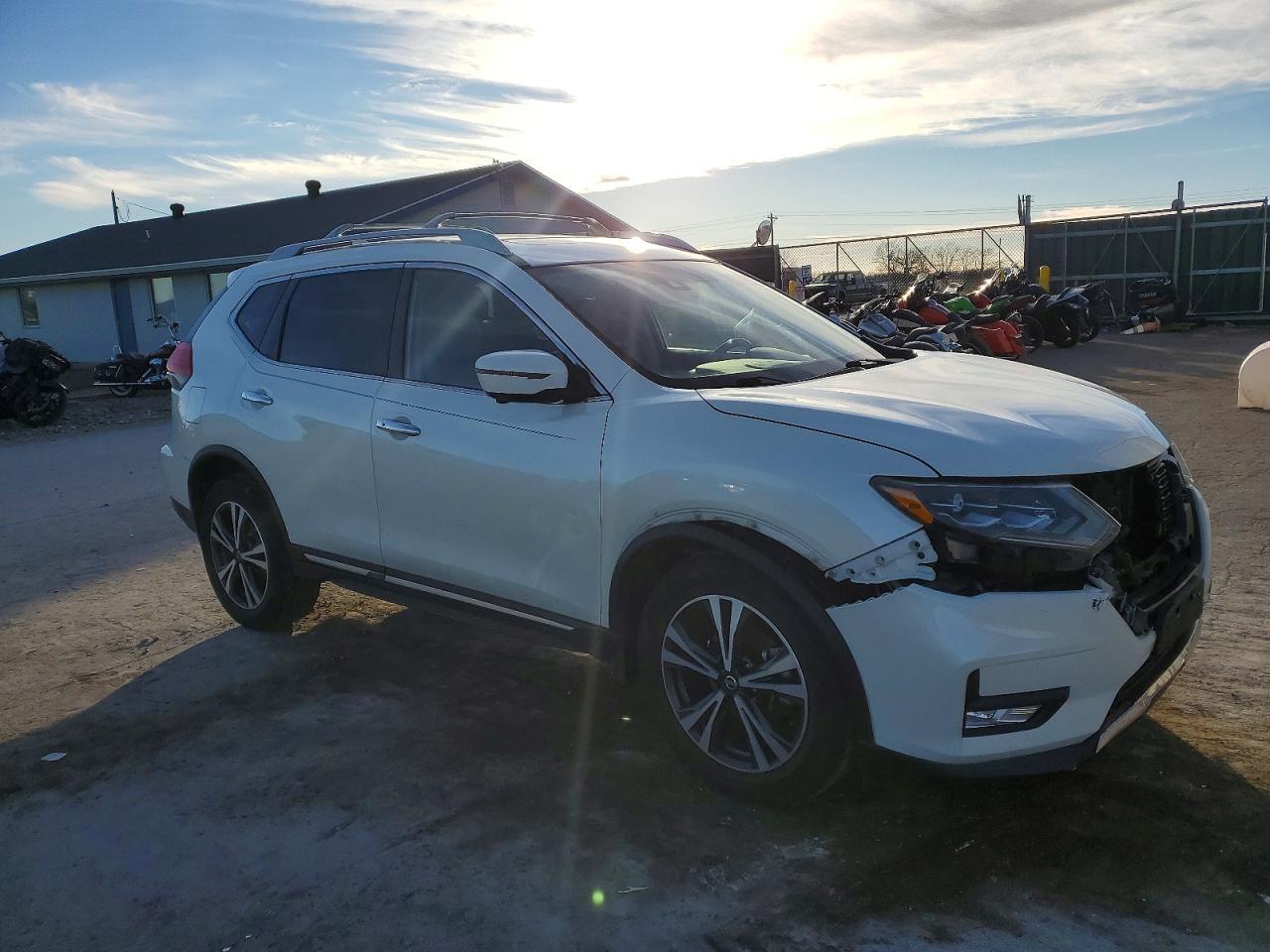 2017 Nissan Rogue sv