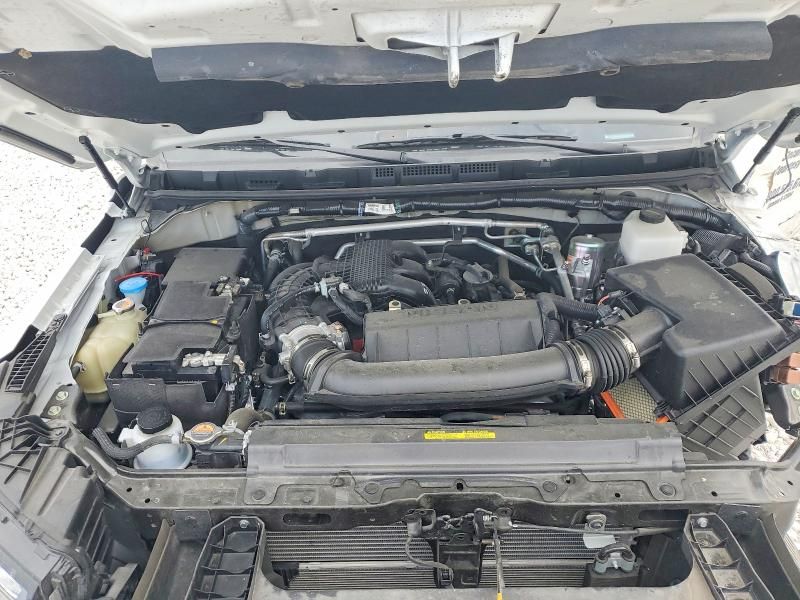 2025 Nissan Frontier s