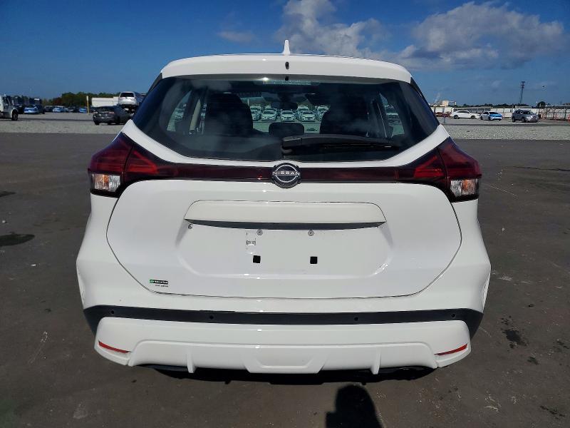 2023 Nissan Kicks s