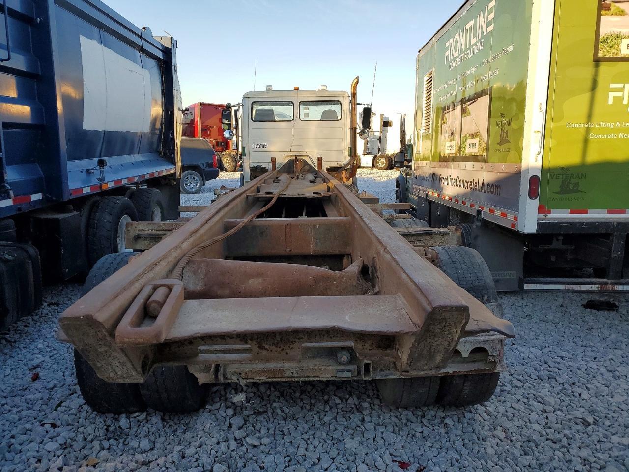 2000 Freightliner FL112 ROLL-OFF Container Truck