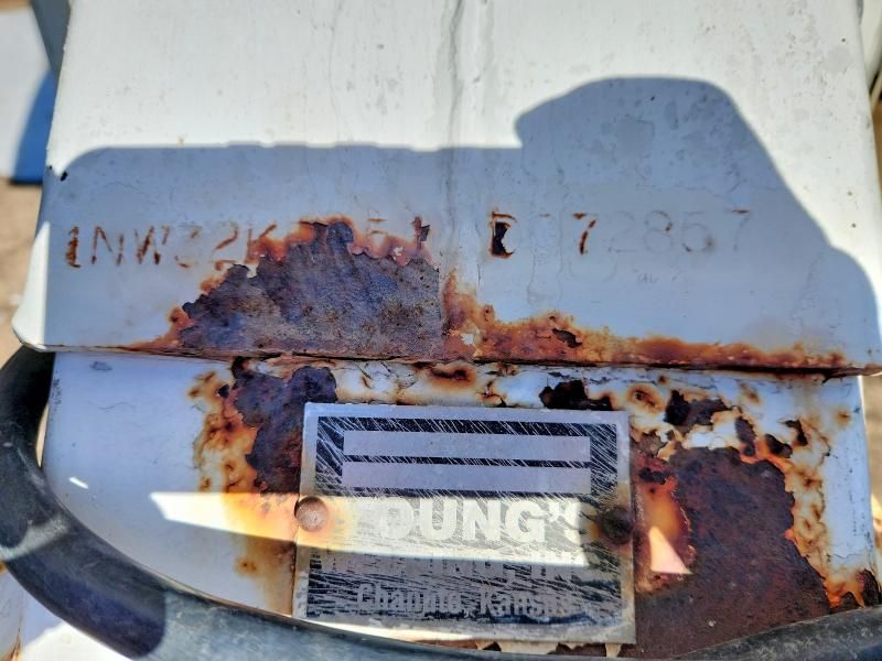 2001 Nuwa Hitchhiker