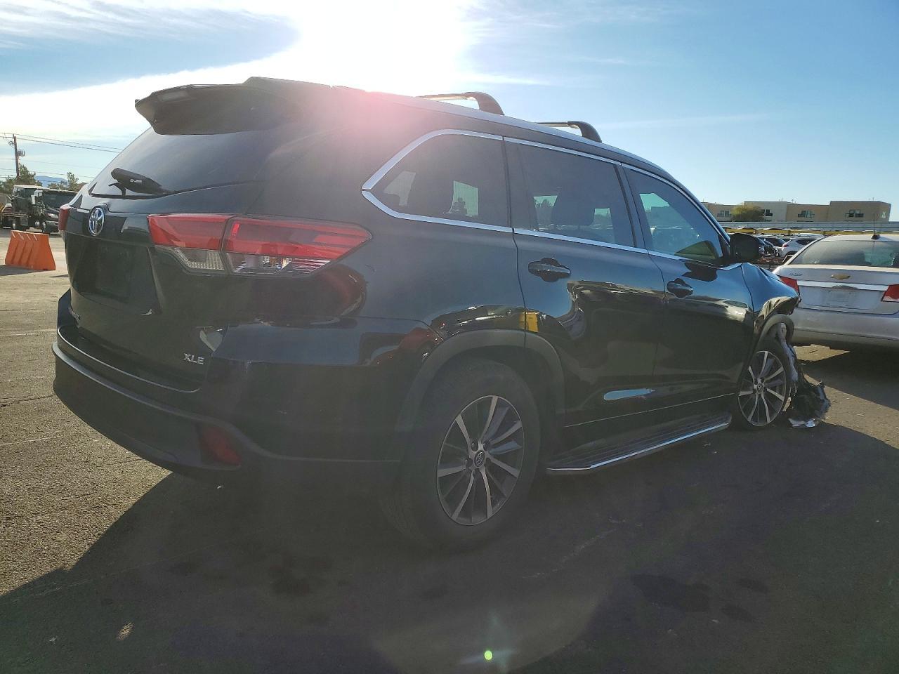 2017 Toyota Highlander se