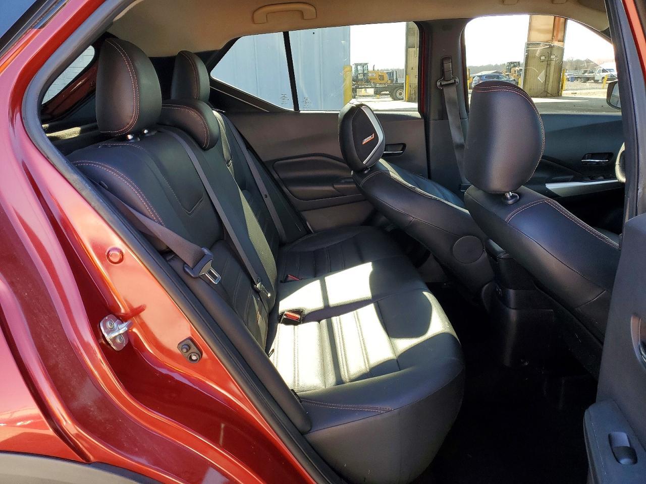 2020 Nissan Kicks sr