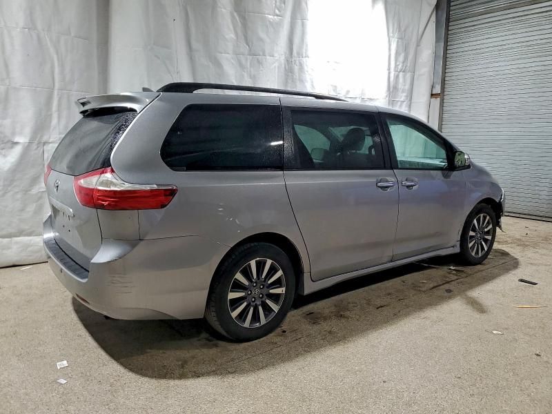 2018 Toyota Sienna xle