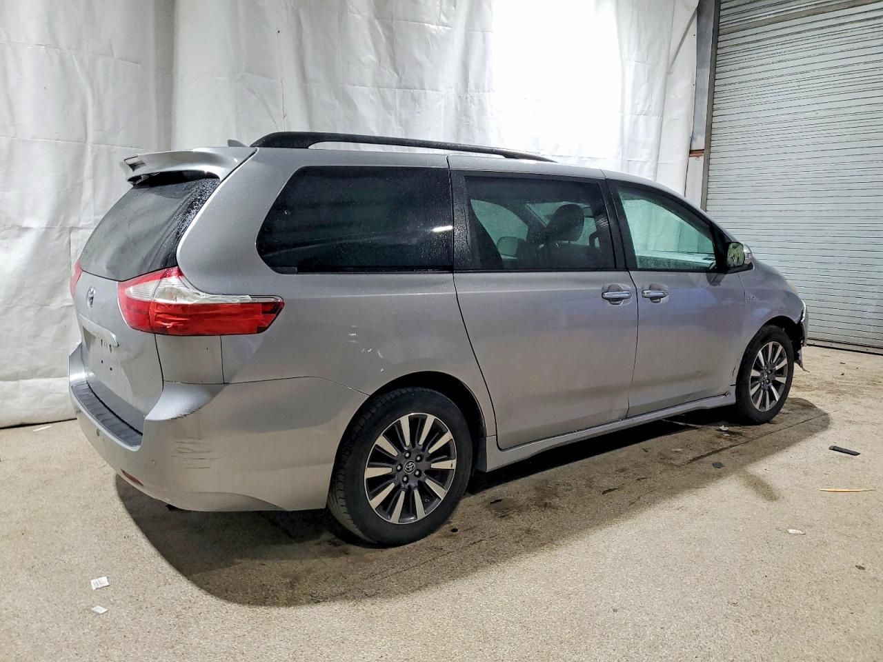 2018 Toyota Sienna xle