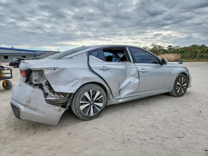 2022 Nissan Altima sv