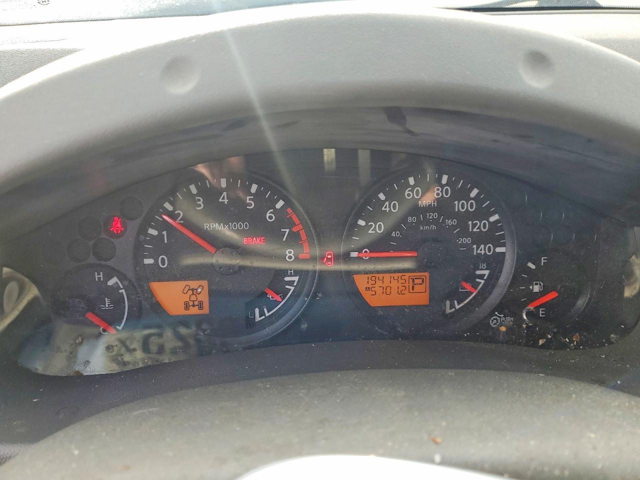 2014 Niss Frontier SV