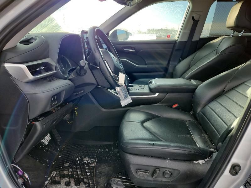 2023 Toyota Highlander l