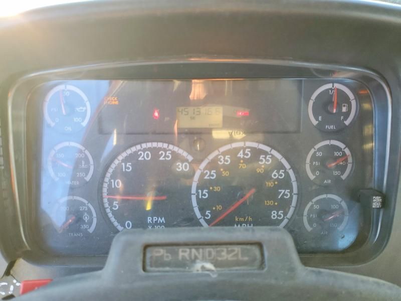 2007 Freightliner Business Class M2 Rollback Truck