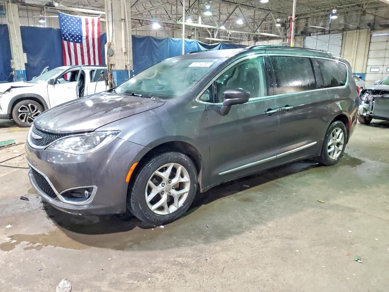 2017 Chrysler Pacifica Touring l