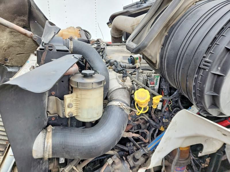 2016 International 8600 Semi Truck