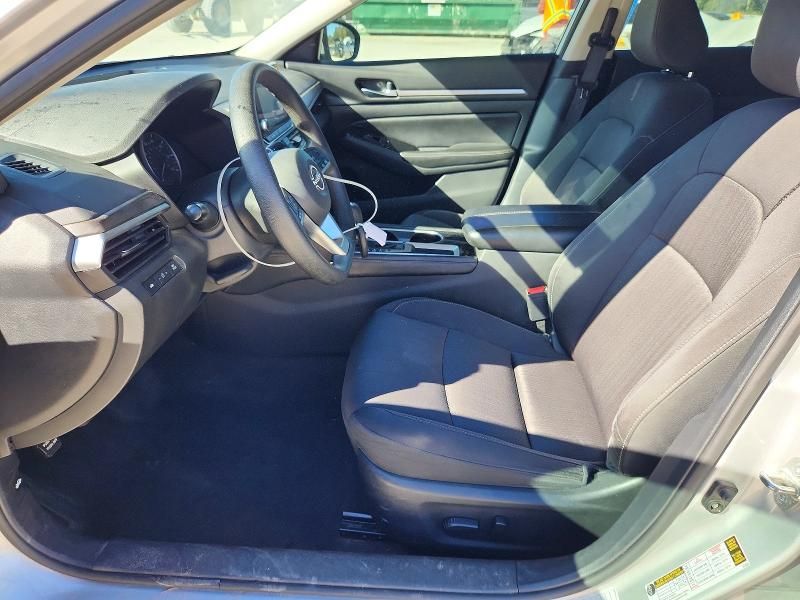 2023 Nissan Altima sv